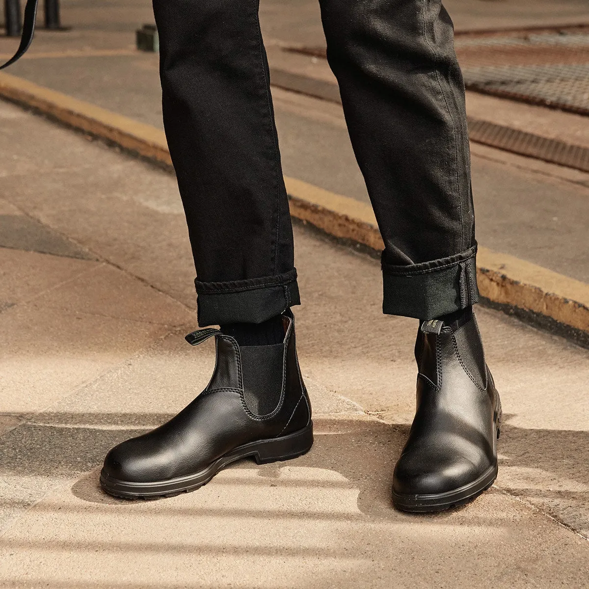 2115 Vegan Chelsea Boot - Black