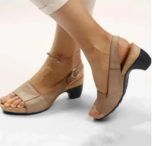 Fashionable orthopedic shoe